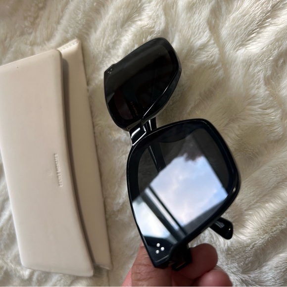 SOLD! 🙏 GENTLE MONSTER DREAMER 17 AUTHENTIC - Picture 3 of 6